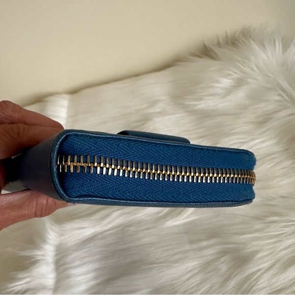 Auth Prada Wallet EUC - Picture 7 of 17